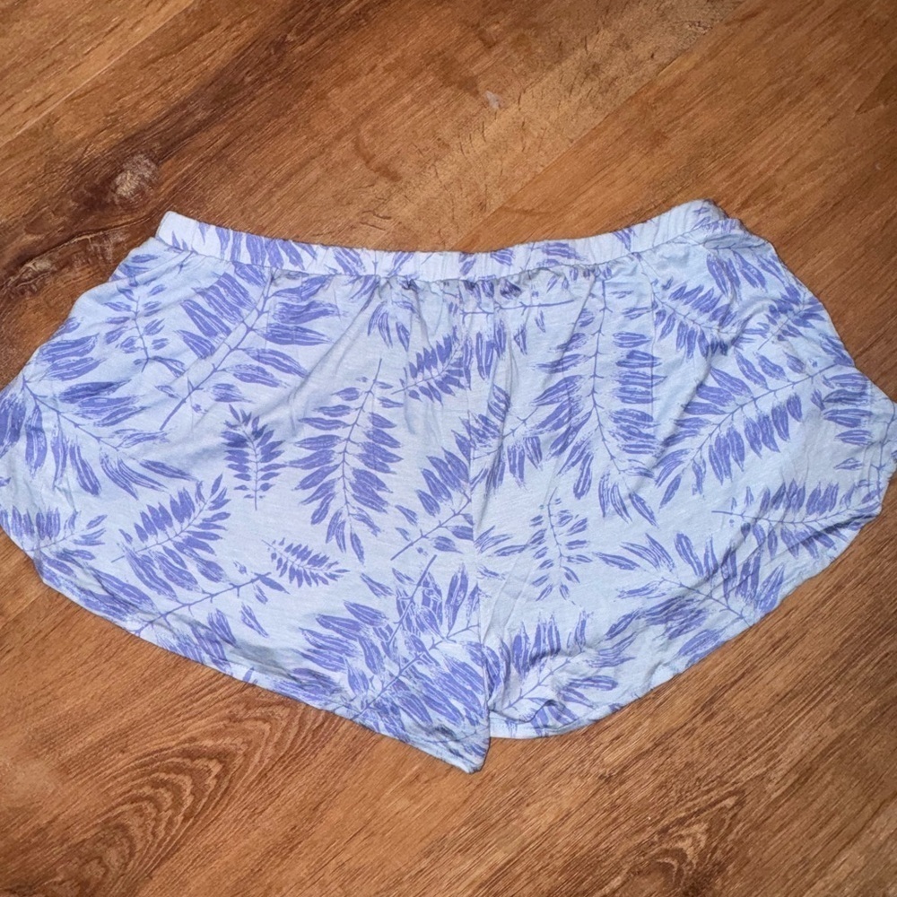 HALE BOB Women's Blue Leaf Print Shorts - Picture 2 of 3